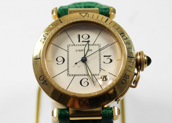 Cartier Pasha Armbanduhr in Gold mit Datumsanzeige Armband grünes Leder